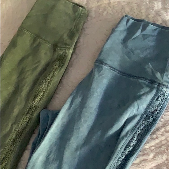 2 pairs of Aerie leggings💕 - Picture 3 of 8